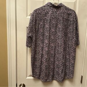 Tommy Bahama 100% silk casual short sleeve button down